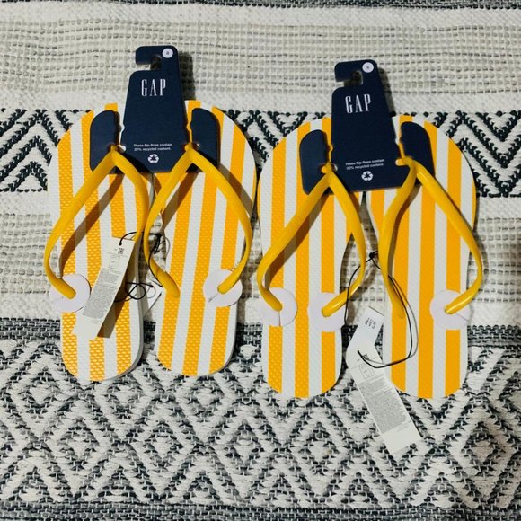 Gap yellow Flip Flop size 8 - Picture 4 of 4